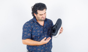 how-to-remove-mold-from-shoes