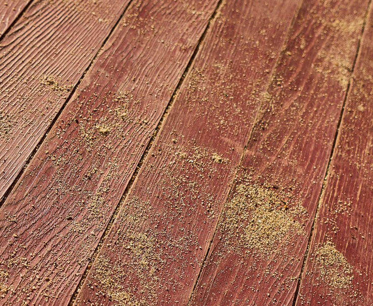  mold growth on wood.